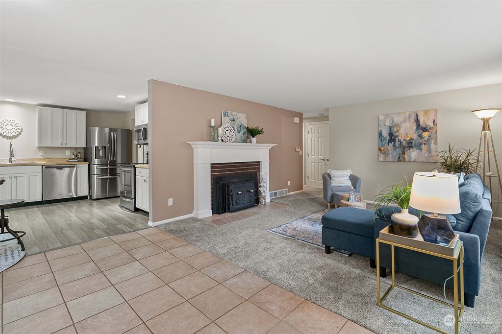 Photo of 13352 191st Place SE, Renton, WA 98059 (MLS # 2288675)
