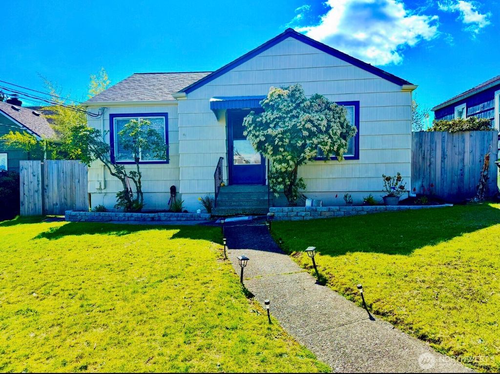 Photo of 4106 N 15th Street, Tacoma, WA 98406 (MLS # 2505780)