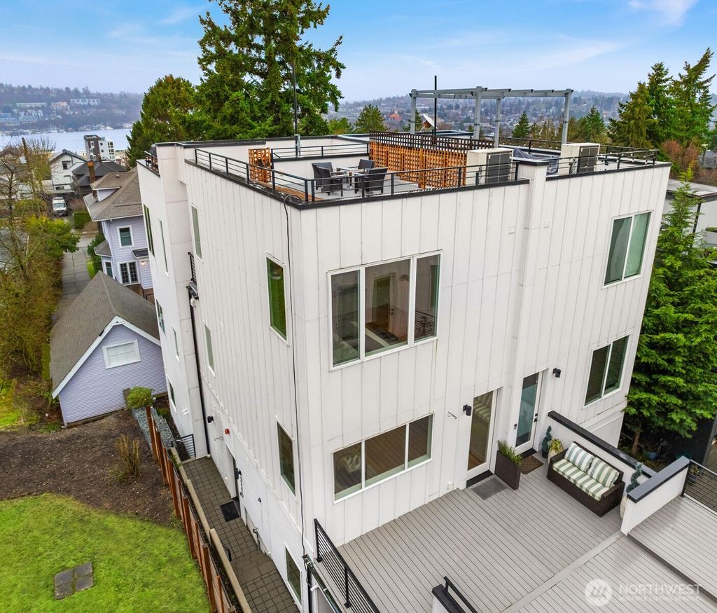 Photo of 2337 10th Avenue E #D, Seattle, WA 98102 (MLS # 2475122)