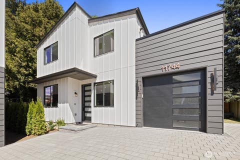 Photo of 11744 Dayton Avenue N, Seattle, WA 98133 (MLS # 2566180)