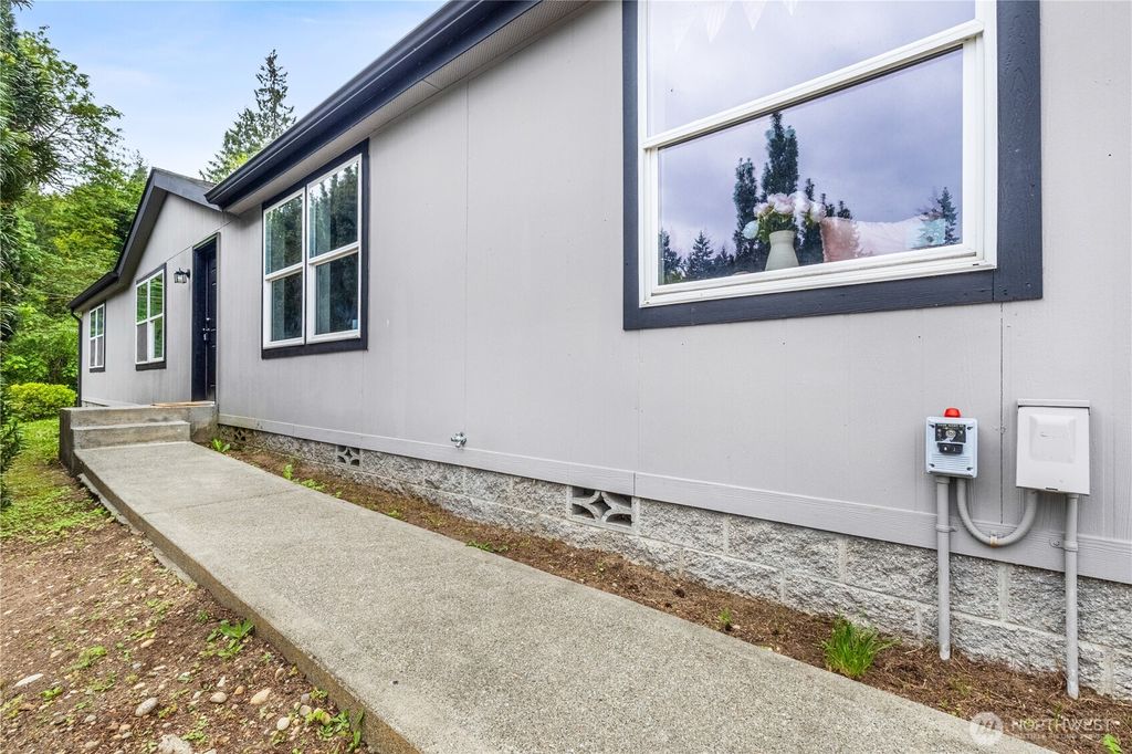 Photo of 932 Price Road, Bremerton, WA 98312 (MLS # 2522068)