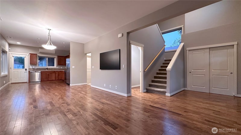 490 Reserve Way