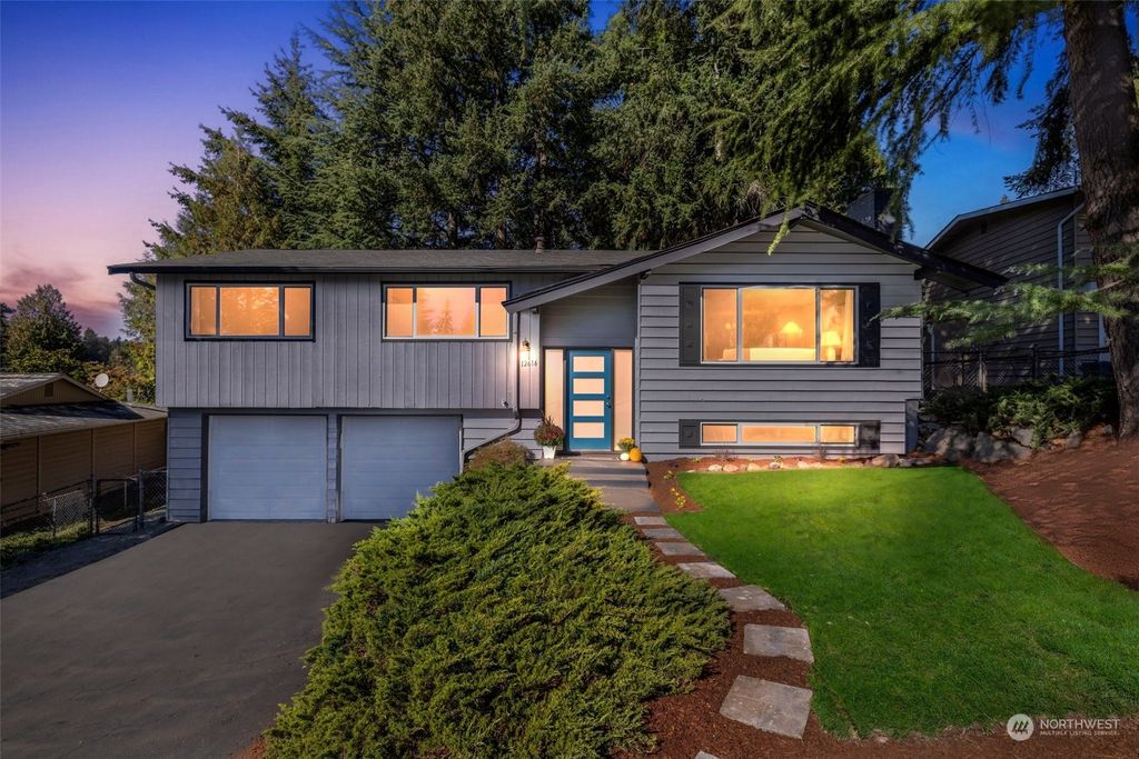 Photo of 12616 SE 187th Place, Renton, WA 98058 (MLS # 2299876)
