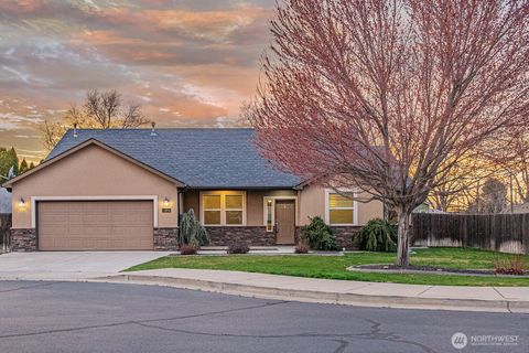 Photo of 2404 John Court, Walla Walla, WA 99362 (MLS # 2494165)