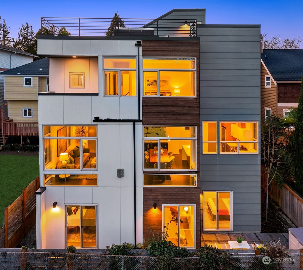 Photo of 928 34th Avenue, Seattle, WA 98122 (MLS # 2023890)