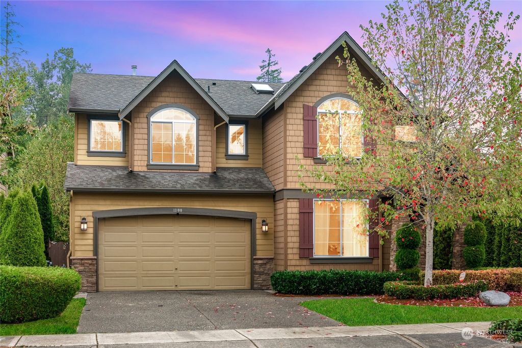 Photo of 11100 Muirwood Way NE, Redmond, WA 98053 (MLS # 2004180)
