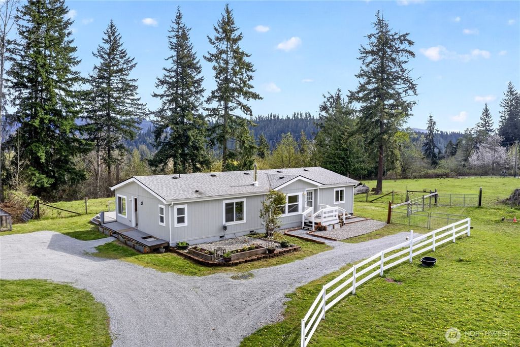 Photo of 41419 94th Avenue E, Eatonville, WA 98328 (MLS # 2509926)