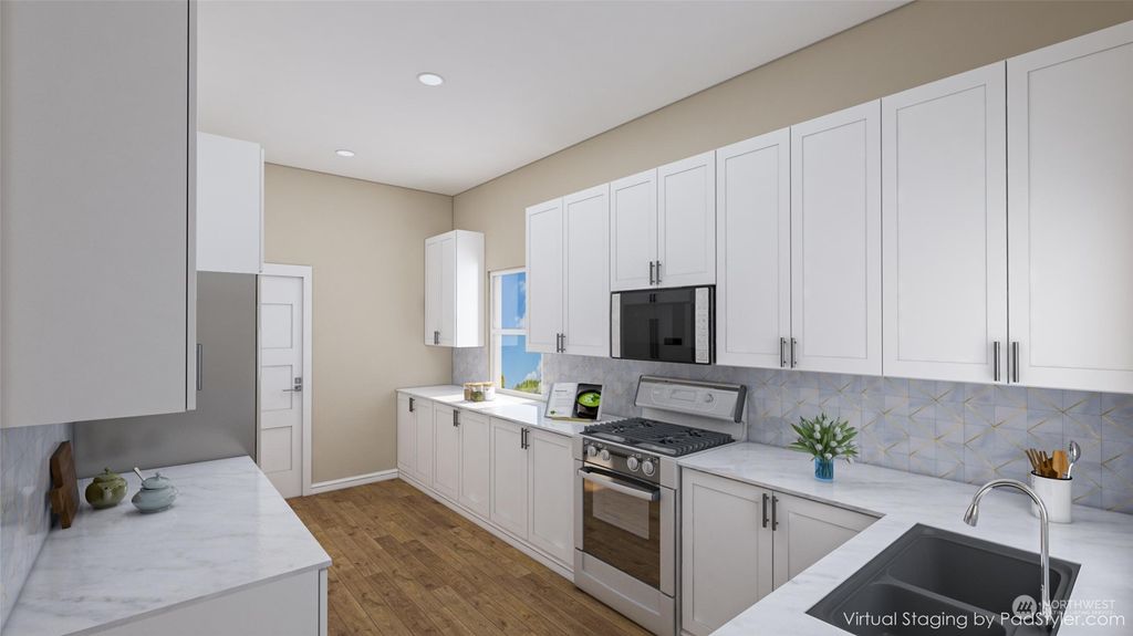 Photo of 525 Lake Washington Boulevard, Seattle, WA 98122 (MLS # 2024726)