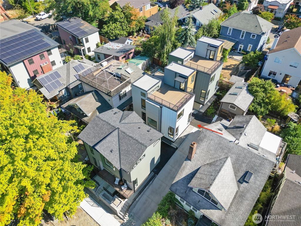 Photo of 218 21st Avenue E, Seattle, WA 98112 (MLS # 2448079)