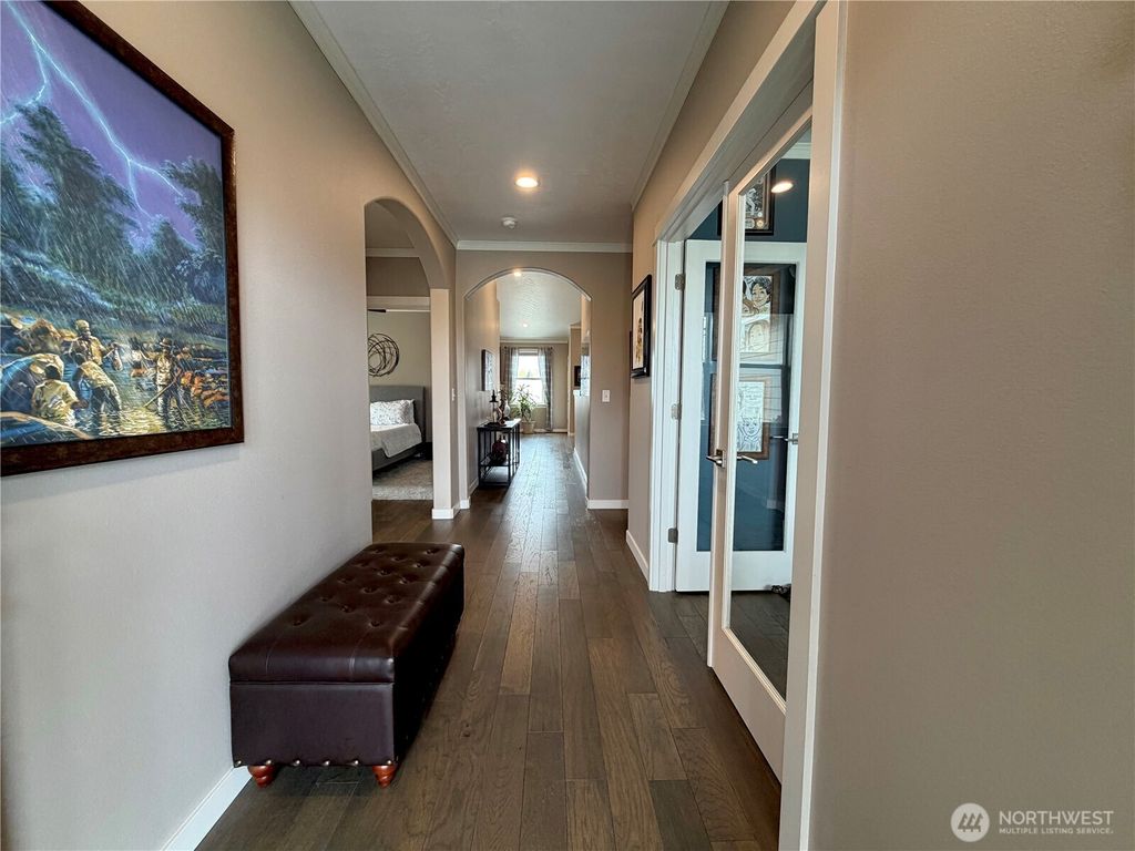 Photo of 520 N Montana Street, Moses Lake, WA 98837 (MLS # 2499049)