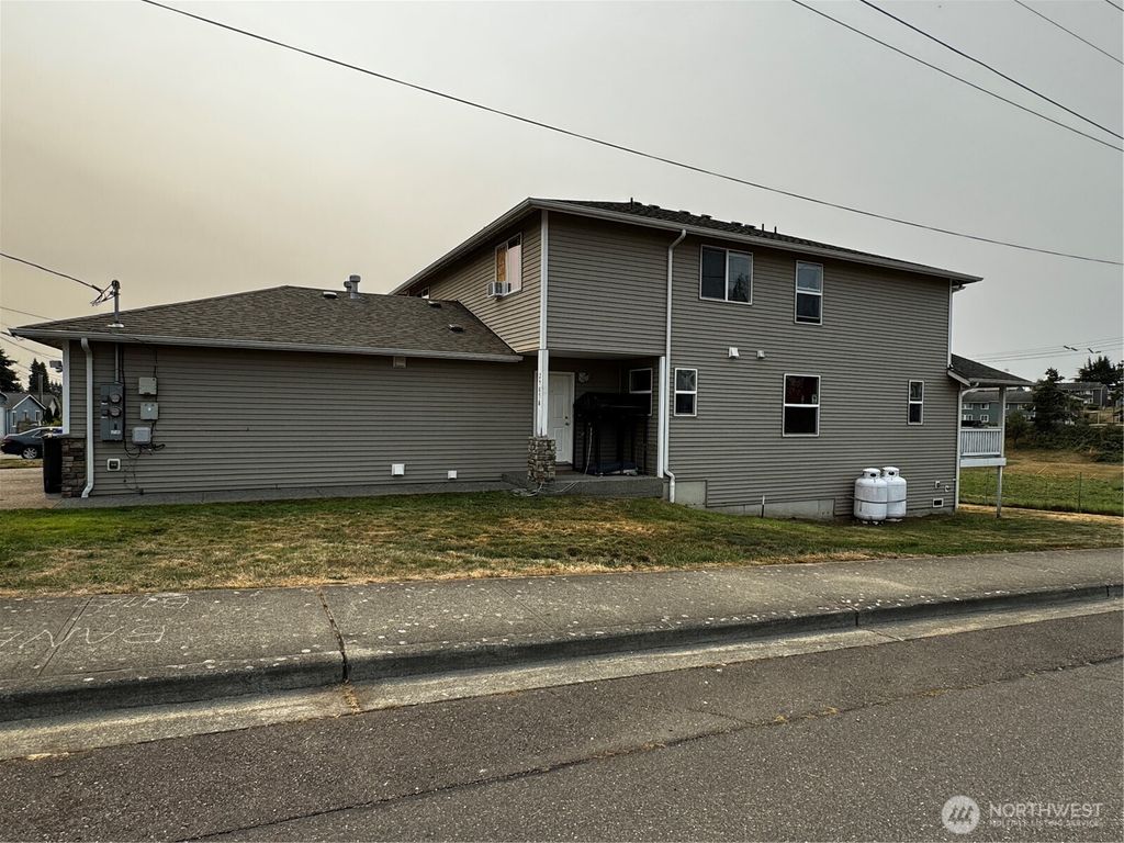 Photo of 2905 11th Street #A &amp; B, Everett, WA 98201 (MLS # 2431457)