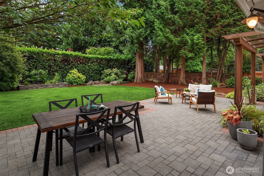 Photo of 4712 90th Avenue SE, Mercer Island, WA 98040 (MLS # 2546175)