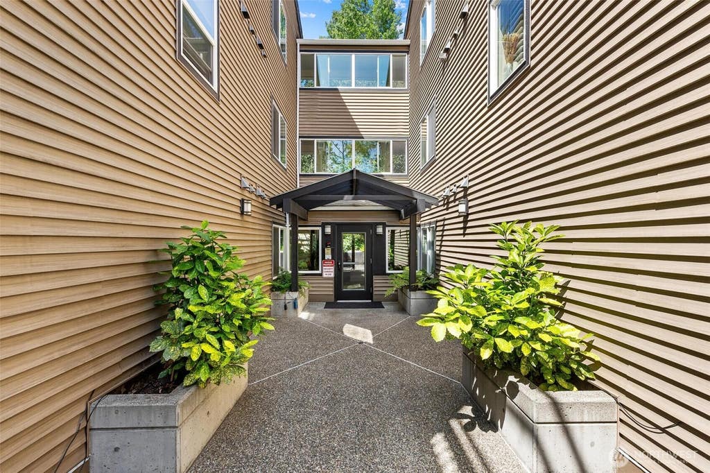 Photo of 215 20th Avenue E #201, Seattle, WA 98112 (MLS # 2552681)