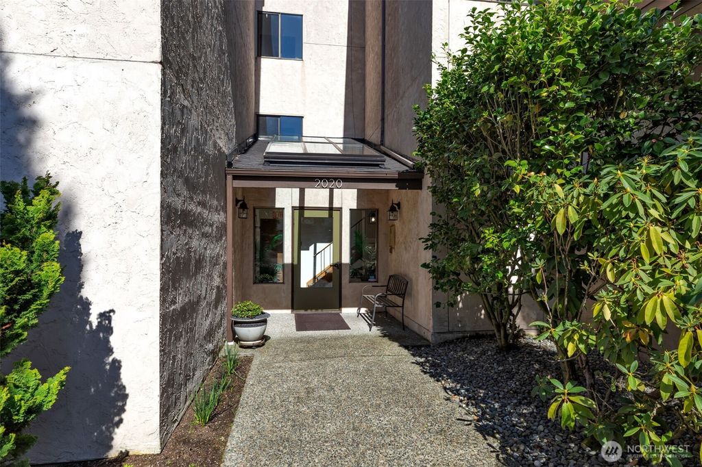 Photo of 2020 NW 195th Street #202, Shoreline, WA 98177 (MLS # 2350040)