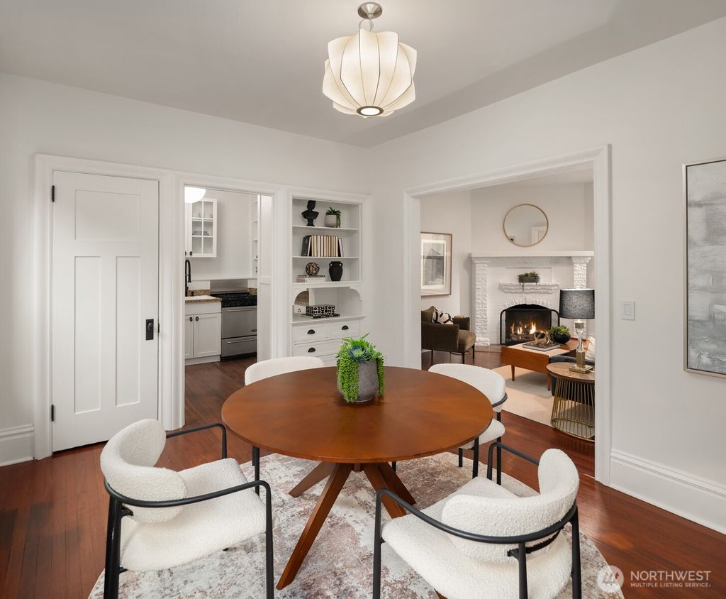 Photo of 129 Warren Avenue N #G, Seattle, WA 98109 (MLS # 2525790)