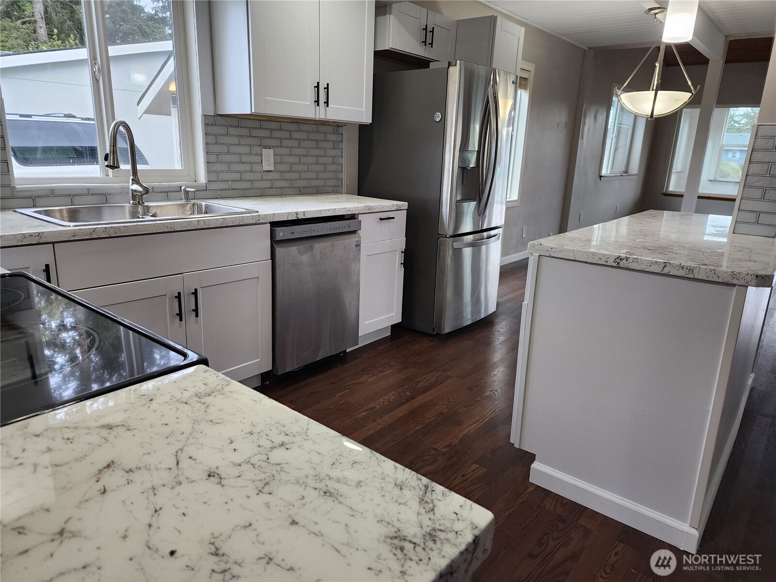 233 Canal Drive SE