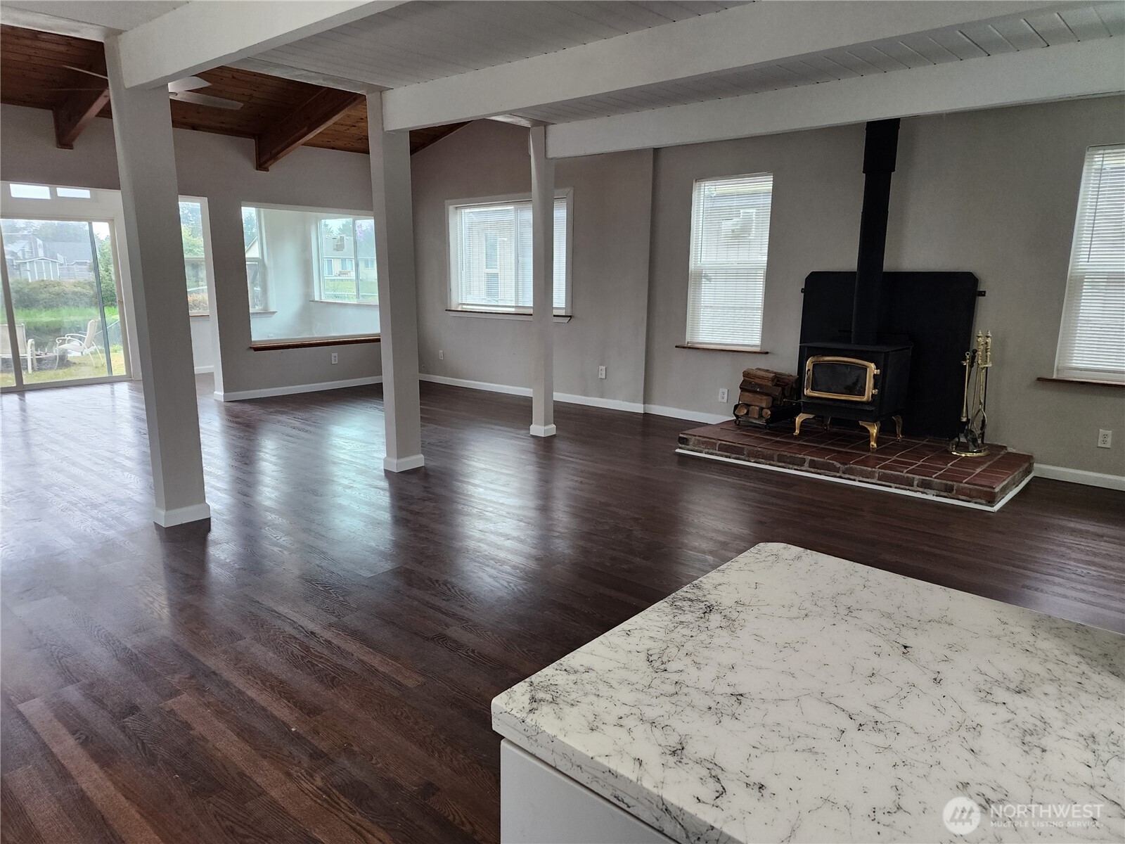 233 Canal Drive SE