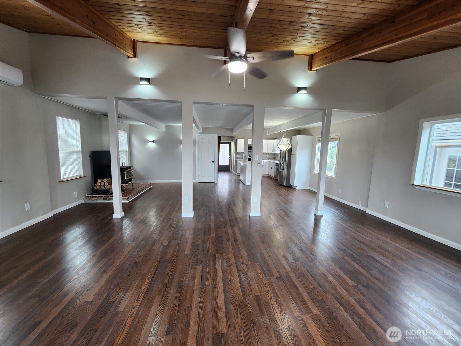 233 Canal Drive SE