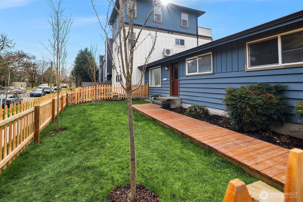 Photo of 5035 25th Avenue SW, Seattle, WA 98106 (MLS # 2487202)