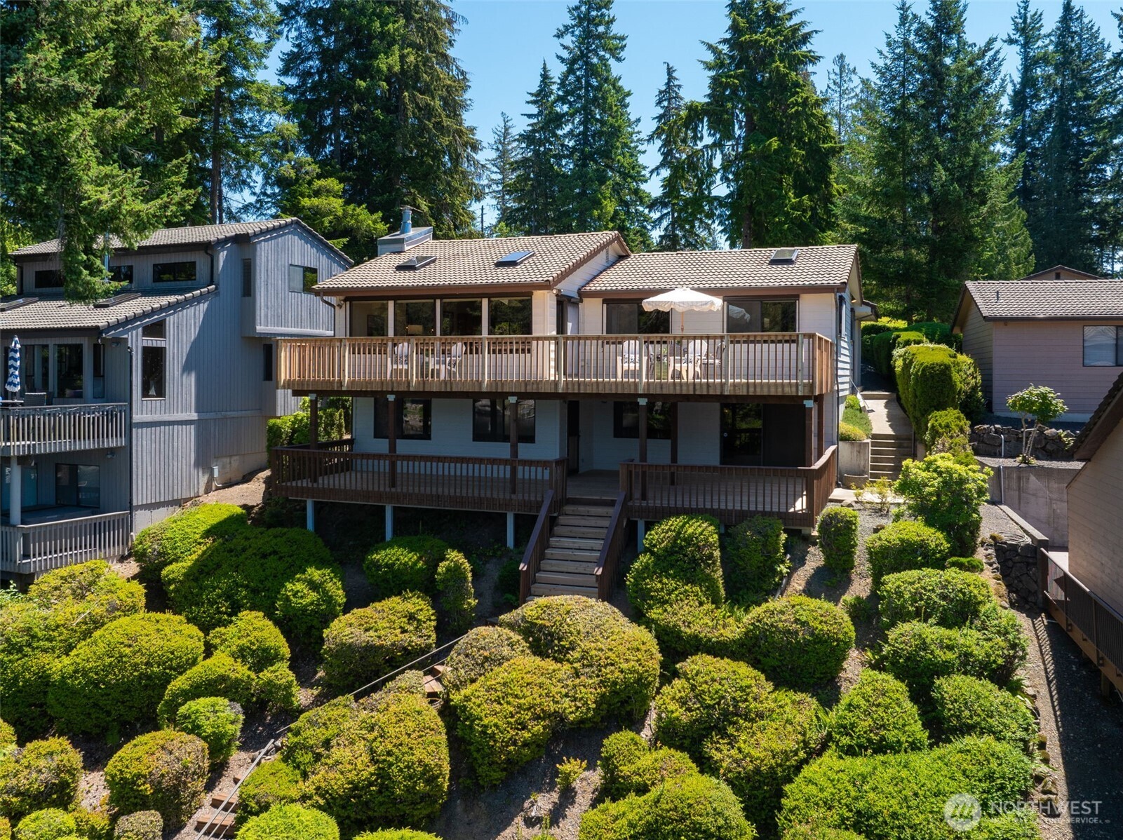 2521 E Mason Lake Drive E