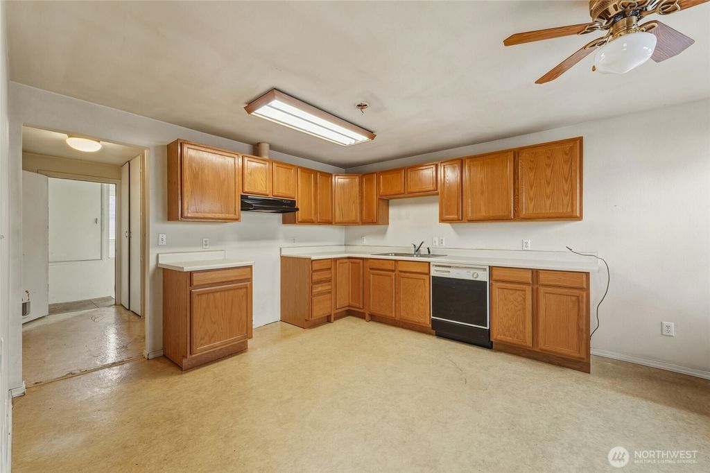 Photo of 444 -444 1/2 S 4th Avenue, Walla Walla, WA 99362 (MLS # 2480444)