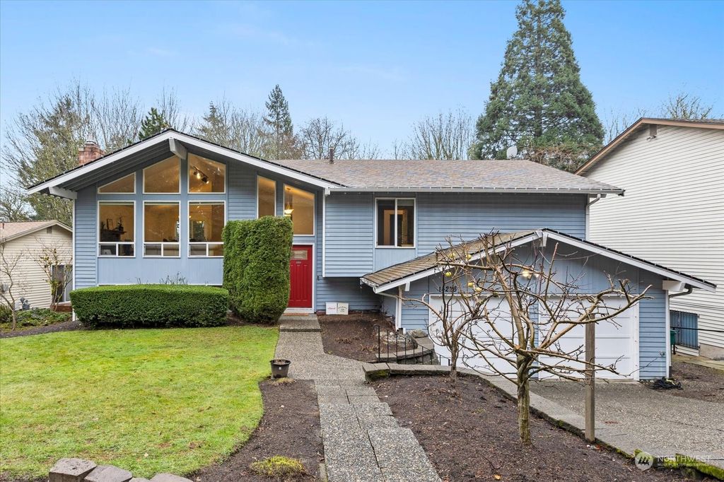 Photo of 14226 95th Avenue NE, Kirkland, WA 98034 (MLS # 2188455)