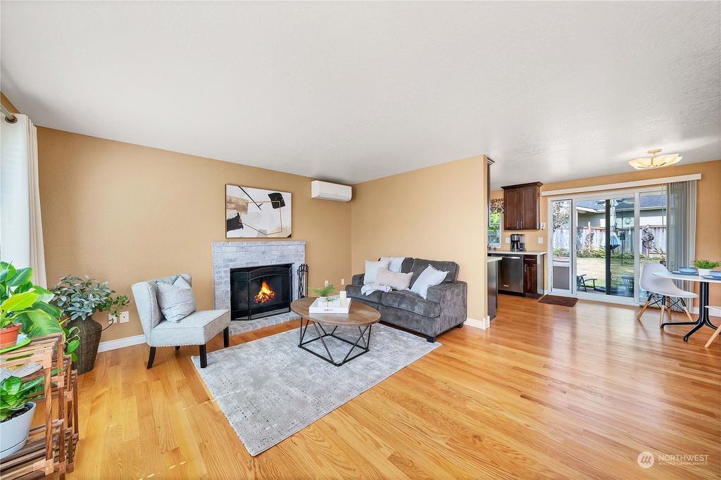 Photo of 21716 SE 237th Street, Maple Valley, WA 98038 (MLS # 2159915)