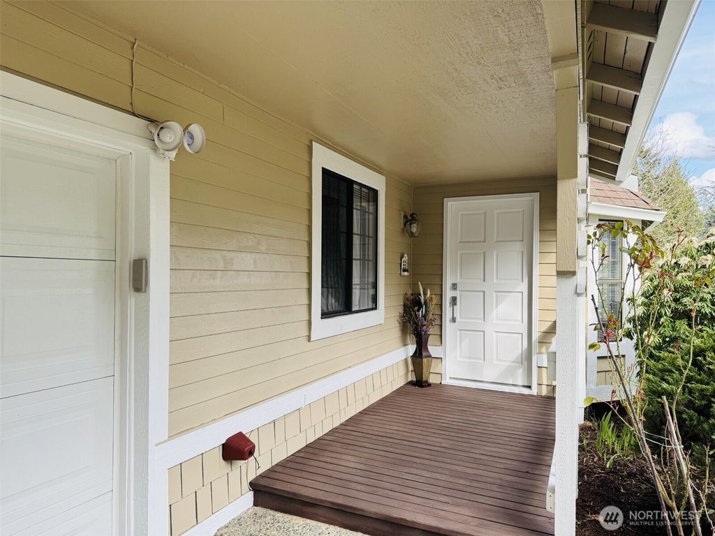 Photo of 16444 SE 39th Place, Bellevue, WA 98008 (MLS # 2345926)