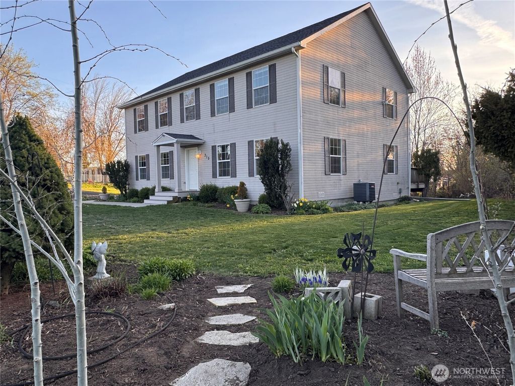 Photo of 315 N Spangle Avenue, Spangle, WA 99031 (MLS # 2509994)