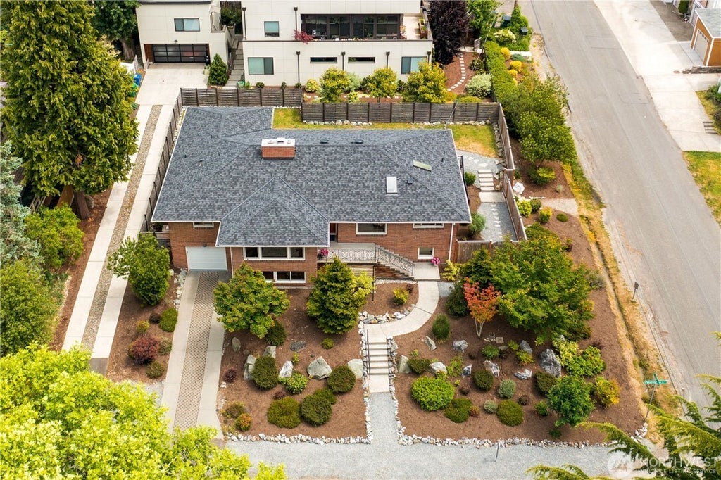 Photo of 11704 Palatine Avenue N, Seattle, WA 98133 (MLS # 2595287)