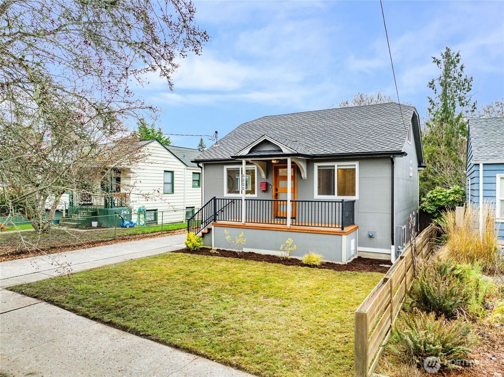 Photo of 5222 39th Avenue NE, Seattle, WA 98105 (MLS # 2321879)