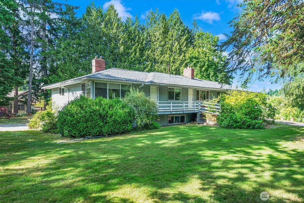 Photo of 17416 97th Avenue SW, Vashon, WA 98070 (MLS # 2586393)