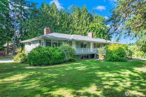 Photo of 17416 97th Avenue SW, Vashon, WA 98070 (MLS # 2586393)