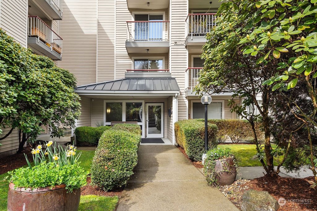 Photo of 130 NE 95th Street #A309, Seattle, WA 98115 (MLS # 2219751)