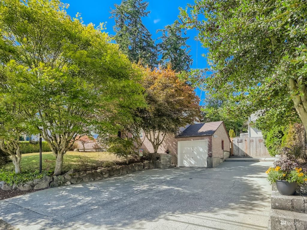 Photo of 5616 Fleming Street, Everett, WA 98203 (MLS # 1994703)