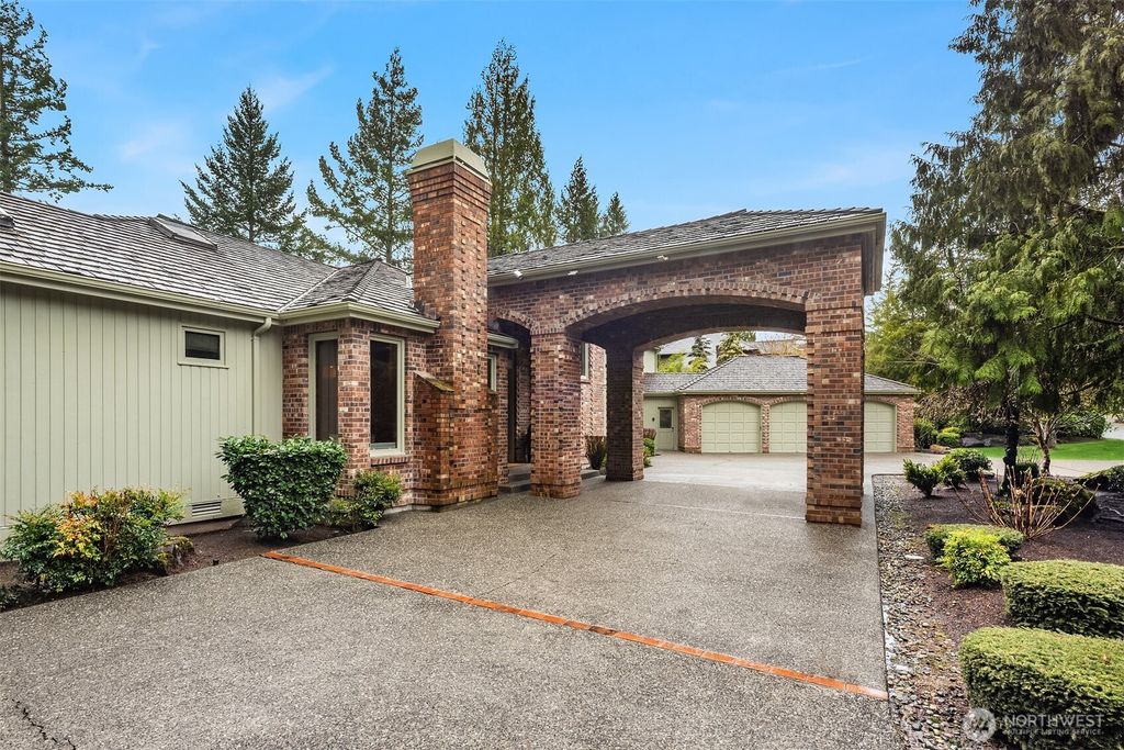 Photo of 26319 NE 34th Street, Redmond, WA 98053 (MLS # 2492207)