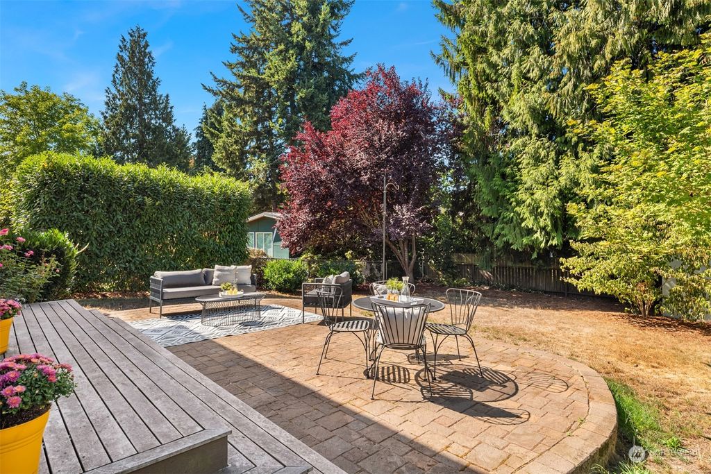 Photo of 14029 37th Avenue NE, Seattle, WA 98125 (MLS # 2160539)