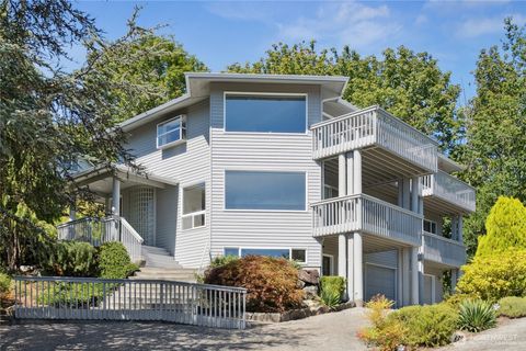 Photo of 19749 53rd Avenue NE, Lake Forest Park, WA 98155 (MLS # 2442862)