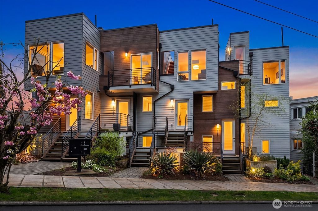 Photo of 729 Belmont Avenue E, Seattle, WA 98102 (MLS # 2505416)