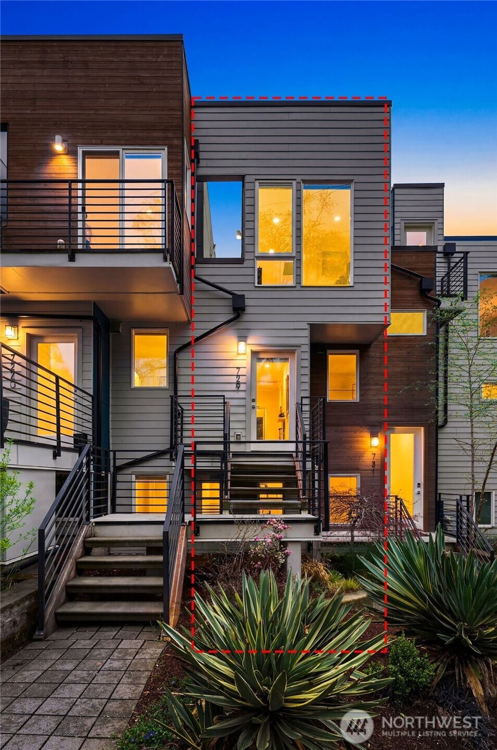 Photo of 729 Belmont Avenue E, Seattle, WA 98102 (MLS # 2505416)