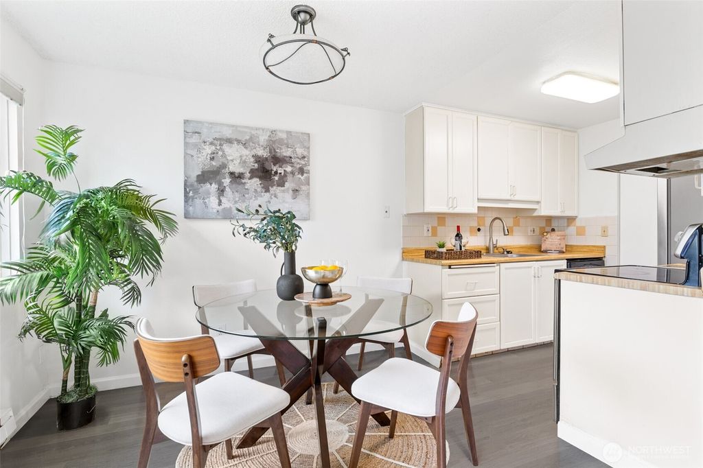 Photo of 2020 Grant Avenue S #A202, Renton, WA 98055 (MLS # 2470251)