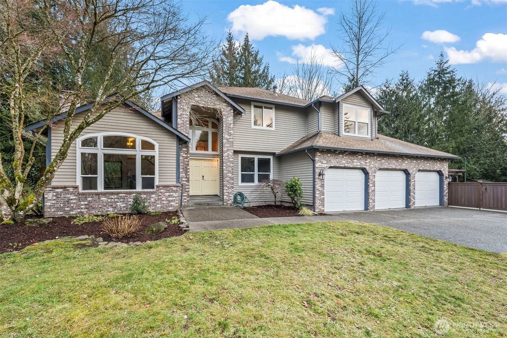 Photo of 19621 SE 310th Place, Kent, WA 98042 (MLS # 2336386)