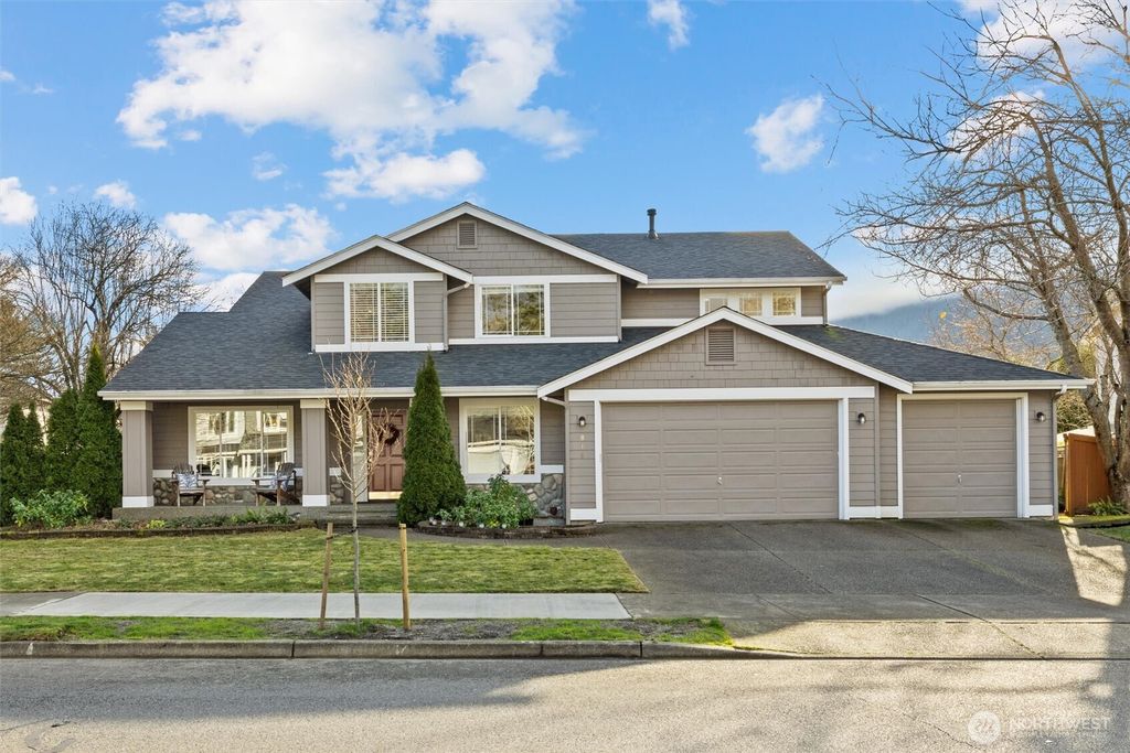 Photo of 815 SE 10th Street, North Bend, WA 98045 (MLS # 2469168)