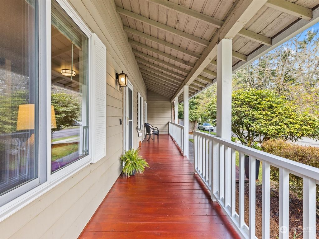 Photo of 18211 NE 28th Street, Redmond, WA 98052 (MLS # 2059854)