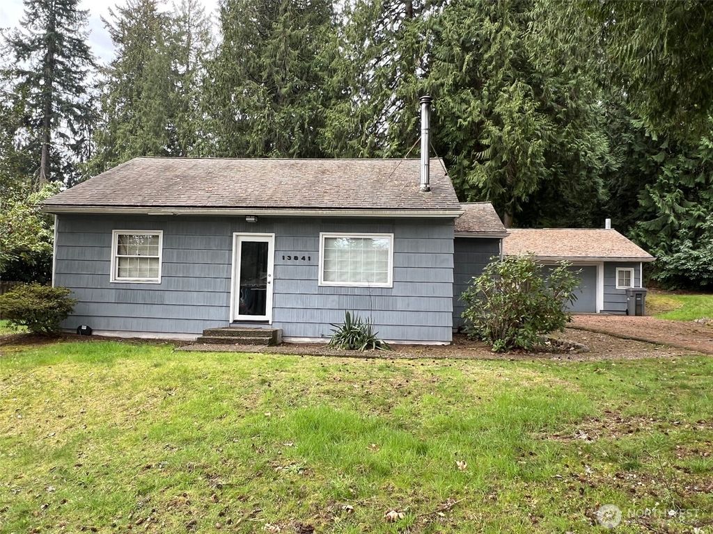 Photo of 13841 NE 80th St St, Redmond, WA 98052 (MLS # 2506188)