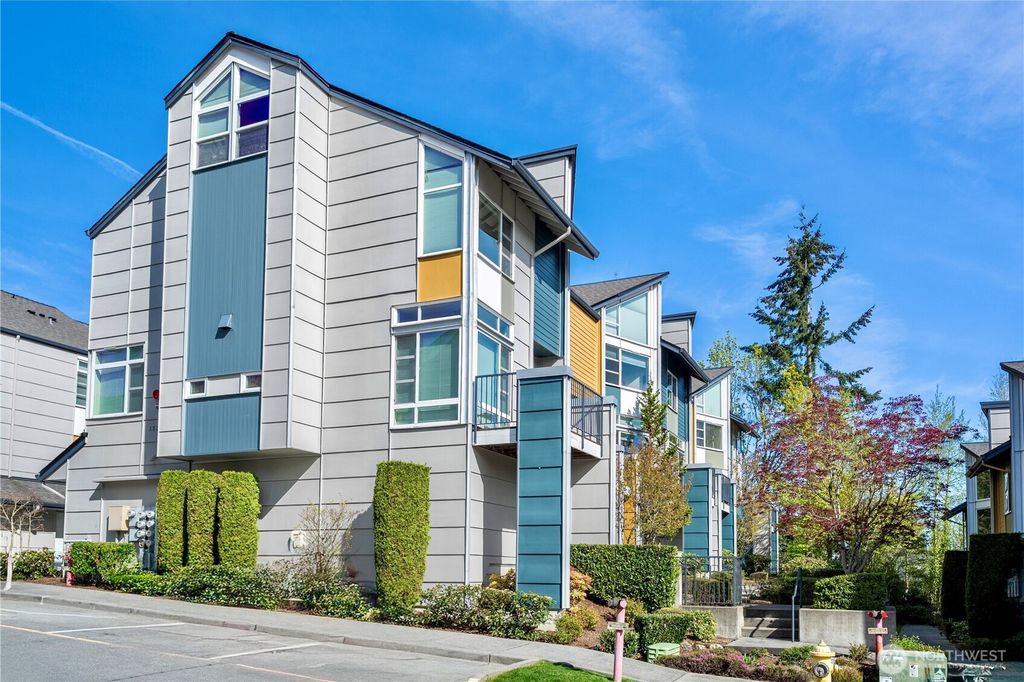 Photo of 15130 NE 81st Way #102, Redmond, WA 98052 (MLS # 2359625)