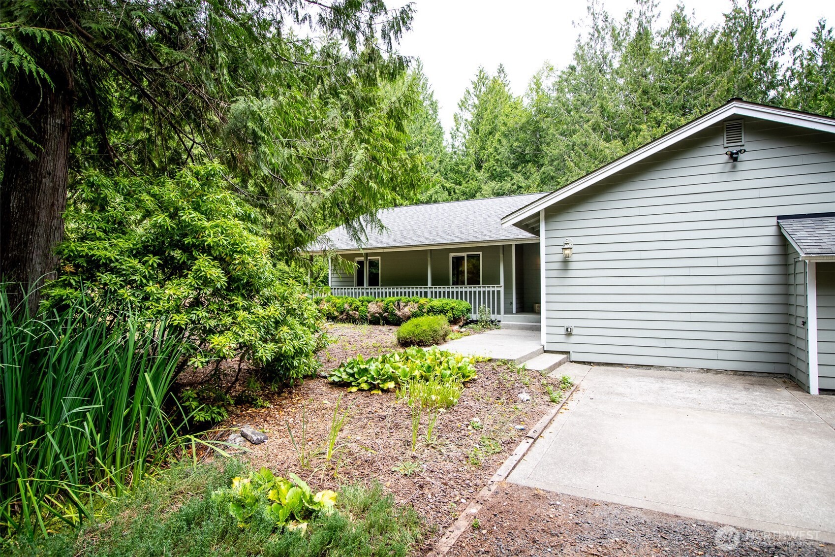 660 Peter Hagen Road W