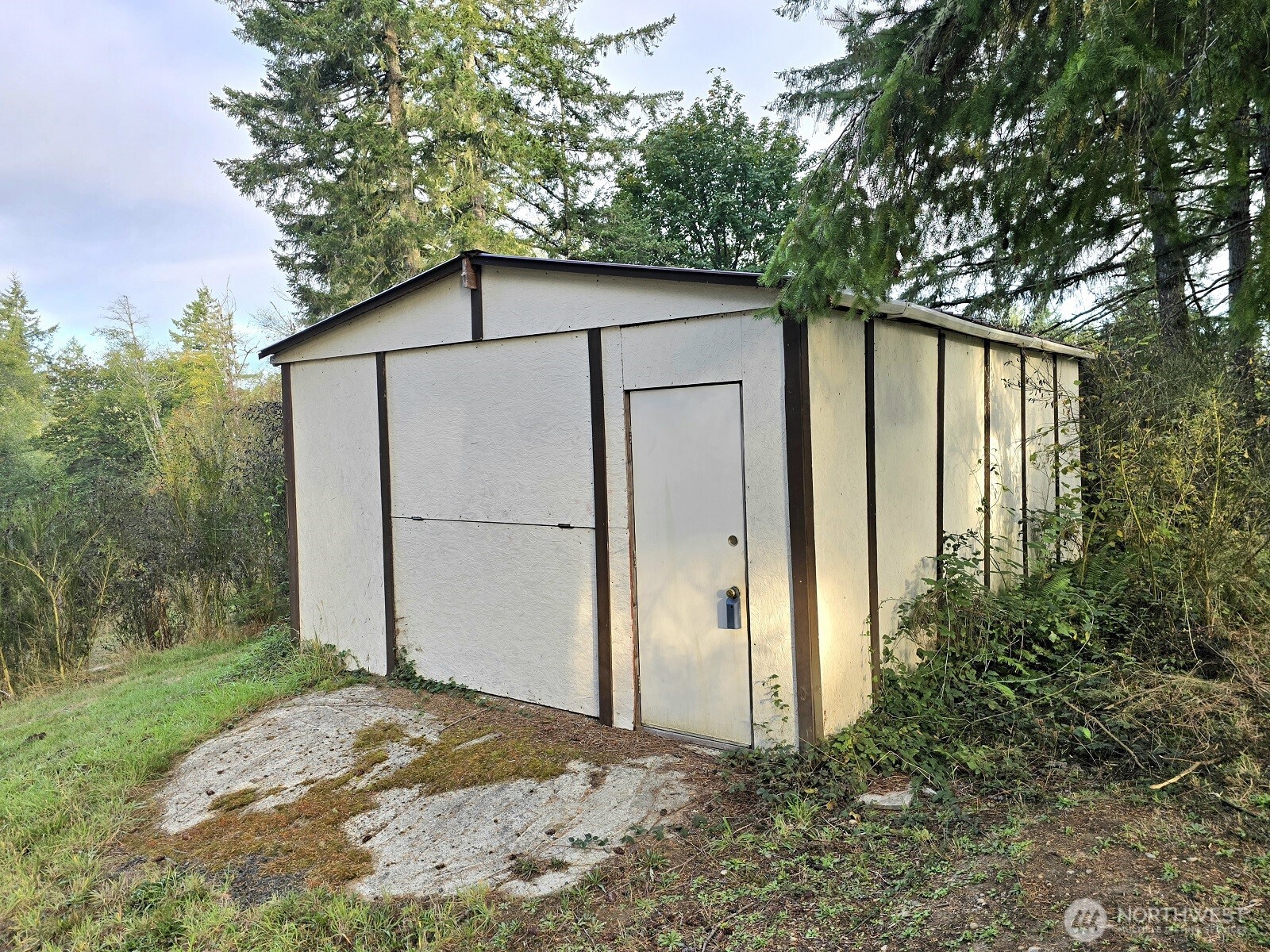 310 E Rauschert Road