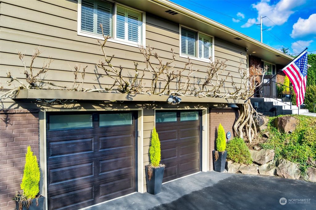 Photo of 10416 NE 195th Street, Bothell, WA 98011 (MLS # 2197819)