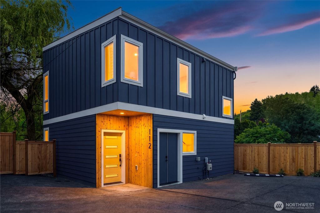 Photo of 112 29th Avenue E, Seattle, WA 98112 (MLS # 2530268)